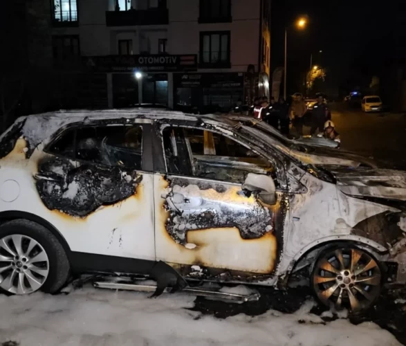 İstanbul’da oto galeride korkutan yangın