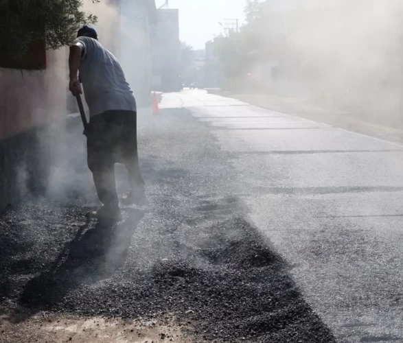 Adana’da 40 derece sıcaklıkta zorlu mesai