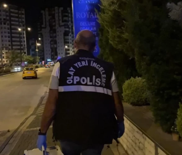Genç kadını 5’inci kattan aşağı attı