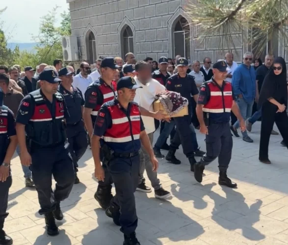 Umay bebeğin cenazesinde yürekleri dağlayan görüntü