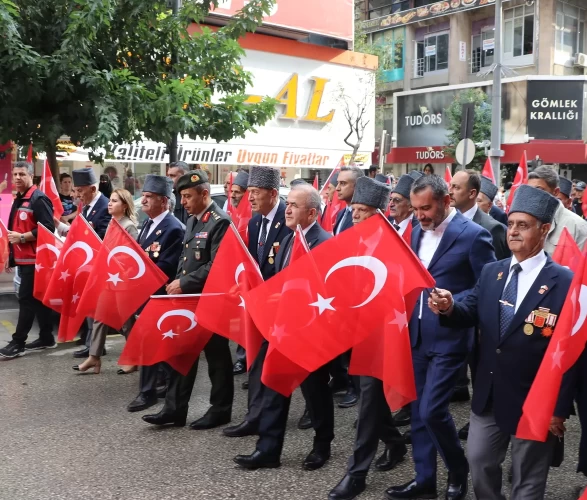 Diyarbakır'da Gaziler Günü'nde anlamlı yürüyüş!