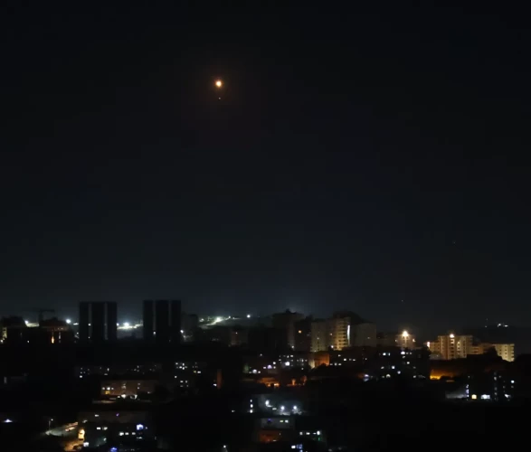İran'dan Ürdün'deki ABD üslerine füze yağmuru