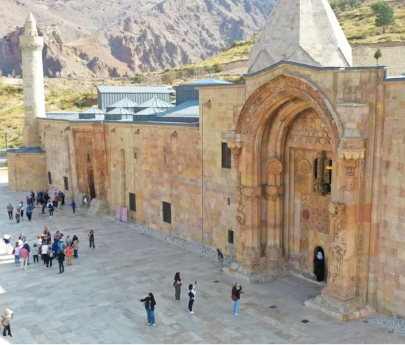 Divriği Ulu Camii’ne ziyaretçi akını: 9 ayda 400 bin kişi