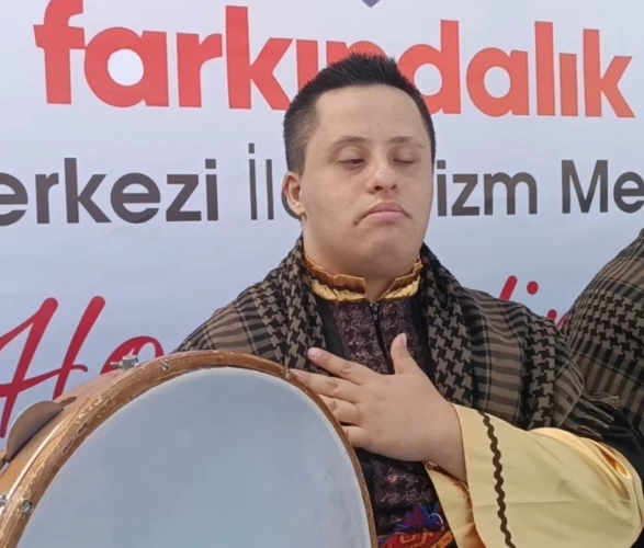 Otizmli çocuklar yöresel türkülerle sahne aldı!