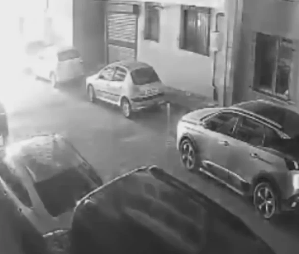 Servis ihalesi tehdidi kundaklamayla bitti