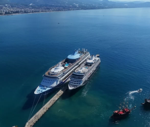 Alanya Limanı’na çifte dev ziyaret