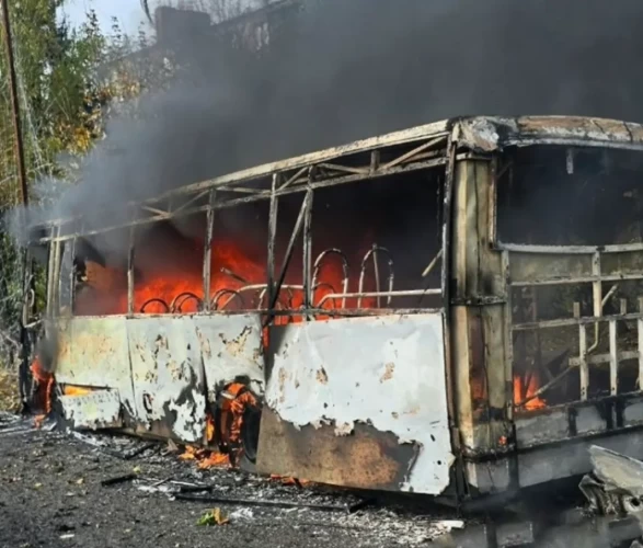 Füze otobüs durağına isabet etti, 12 ölü!