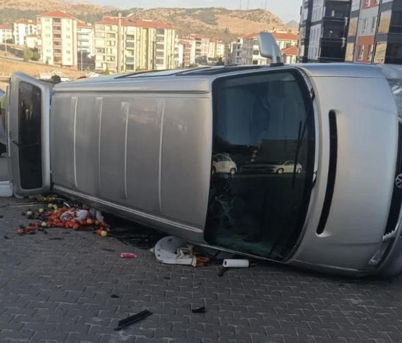 Eskişehir’de otomobille çarpışan minibüs yan yattı: 5 kişi yaralandı