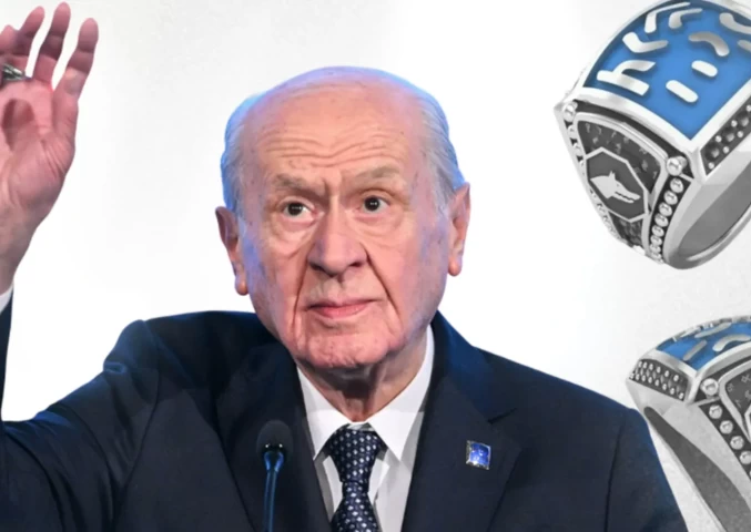MHP Lideri Bahçeli'nin kurt başlı yüzüğü ve rozeti gündem oldu