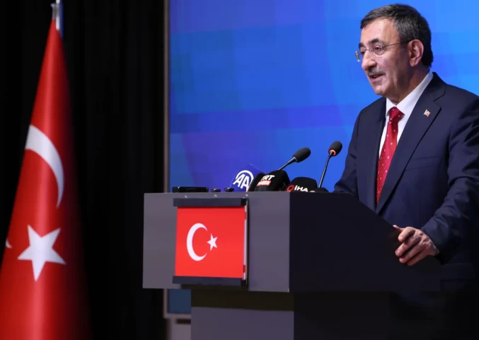 Cumhurbaşkanı Yardımcısı Yılmaz: Türkiye ile KKTC'yi deniz altından doğal gazla birbirine bağlıyoruz