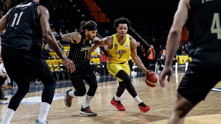 Mersin’de kazanan Esenler Erokspor