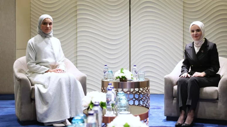 Bakan Göktaş, Suriye Cumhurbaşkanı Şara'nın eşi Latife El Durubi ile görüştü