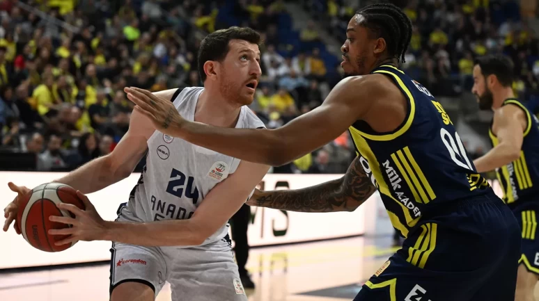 Fenerbahçe, Anadolu Efes'i uzatmada devirdi