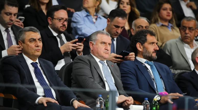 Avrupa’nın en büyüğü ÇBK Mersin! Bakan Bak şampiyonluğu yerinde izledi