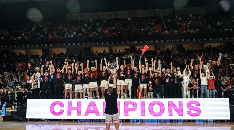 Anadolu’dan doğan Avrupa güneşi! ÇBK Mersin kupayı kaldırdı