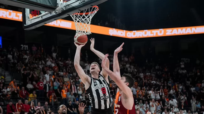 Beşiktaş yarı finalde Bahçeşehir Koleji'nin rakibi oldu