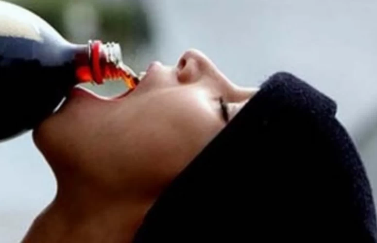 Kola içtikten 10 dakika sonra vücudunda olanlara inanamayacaksın!