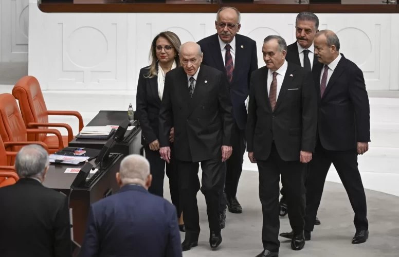 MHP Lideri Devlet Bahçeli TBMM'de bütçe görüşmelerinin son oturumunu yerinden takip etti