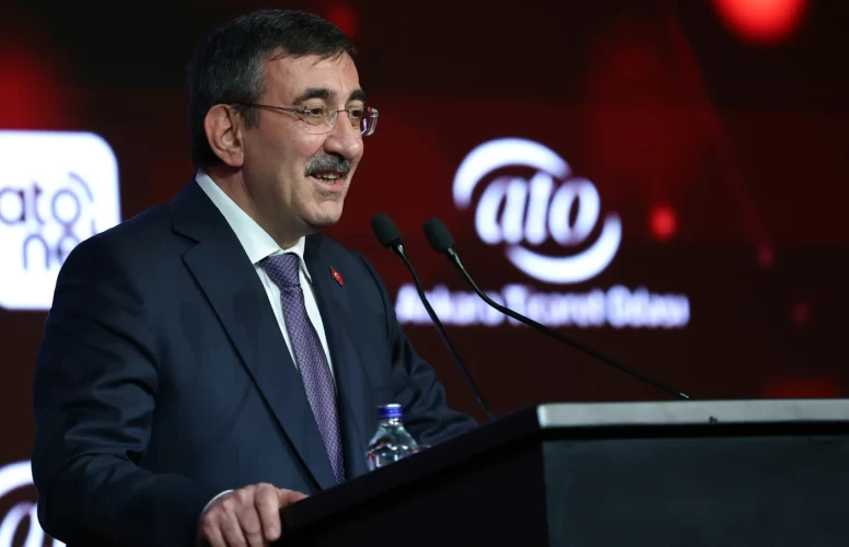 Cumhurbaşkanı Yardımcısı Yılmaz'dan yapay zeka mesajı: Türkiye Yüzyılı'nın ana kaldıraçlarından