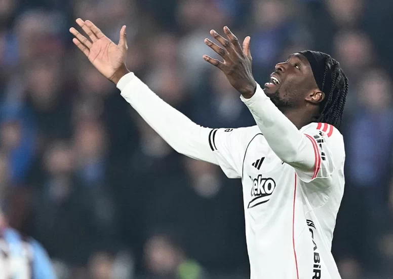 Beşiktaş bir büyük maçta daha skoru koruyamadı