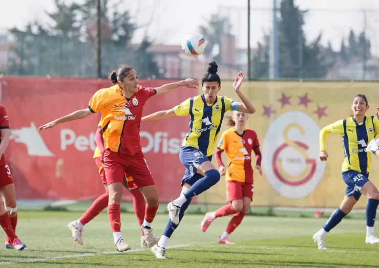 Kadınlar Süper Ligi’nde dev derbi Kadıköy'de oynanacak
