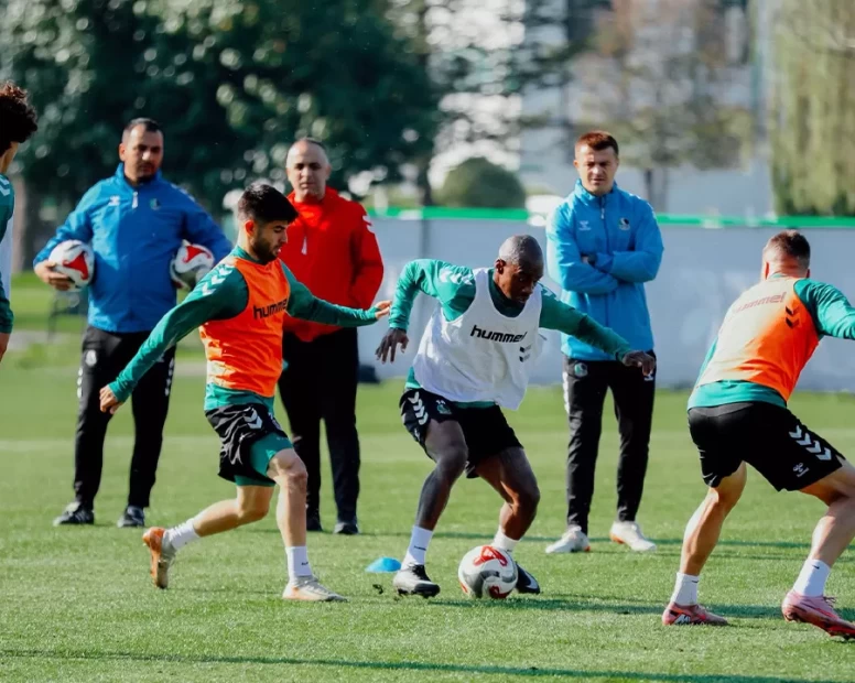 Sakaryaspor, Esenler Erokspor maçı hazırlıklarını sürdürdü