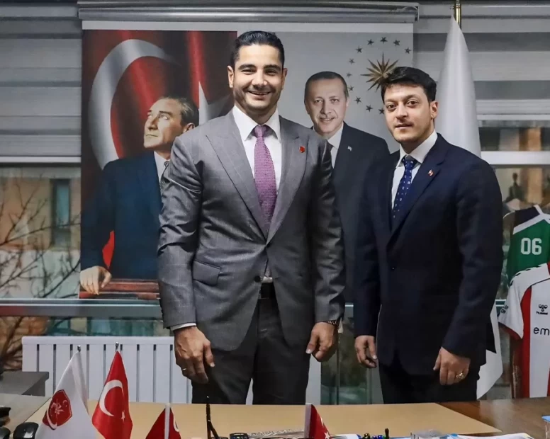 Mesut Özil ve Taha Akgül Ankara’da buluştu