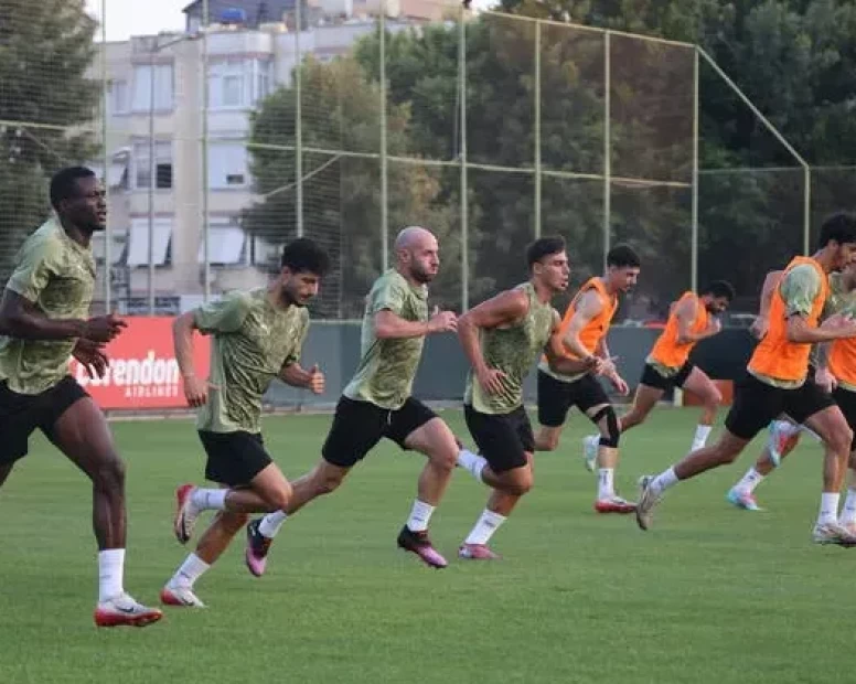 Beşiktaş, Alanyaspor mesaisine başladı