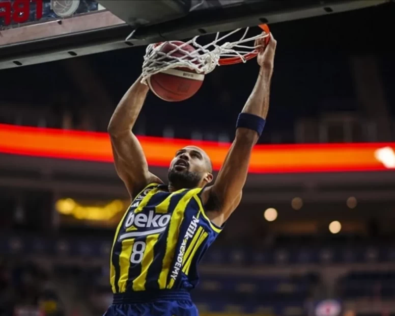Fenerbahçe Beko, Avrupa Ligi'nde yarın Paris Basketbol'a konuk olacak