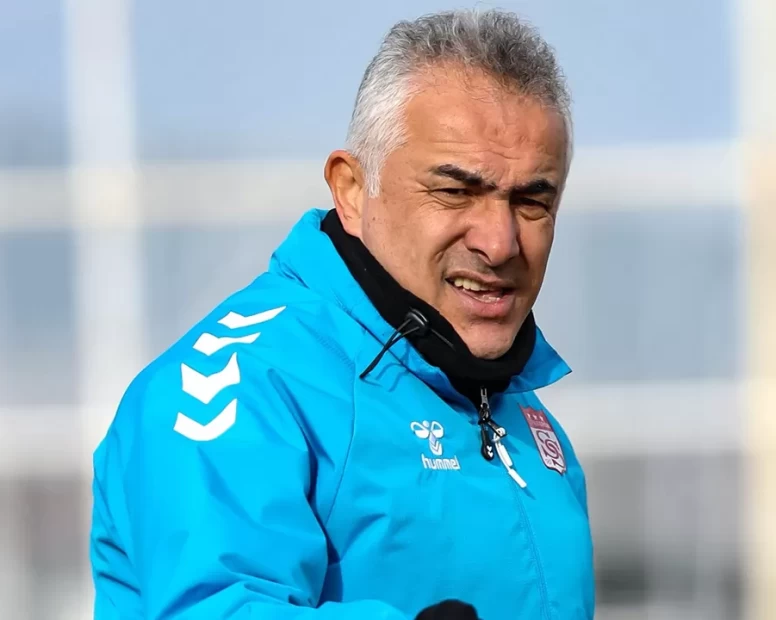 Sivasspor’da Mehmet Altıparmak dönemi sona erdi