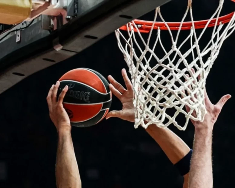 Lider Fenerbahçe Beko Sırbistan deplasmanında