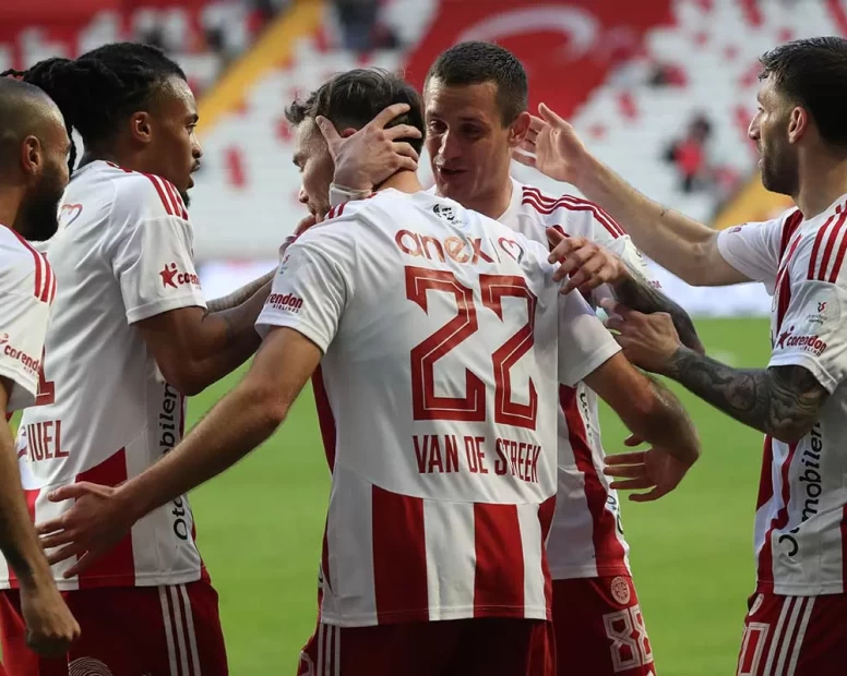 Antalyaspor sahasında farklı kazandı: Eyüpspor’a 3 gol