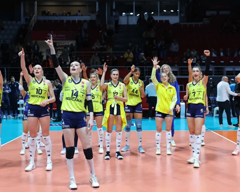Sultanlar Ligi'nde ilk finalist belli oldu! Fenerbahçe durdurulamıyor