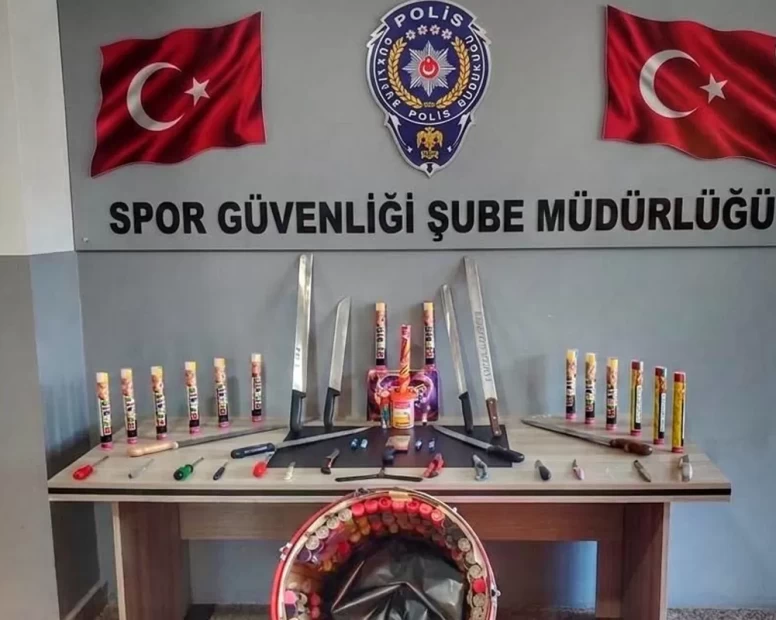 Süper Lig maçı öncesi deplasman otobüsünden cephanelik çıktı!