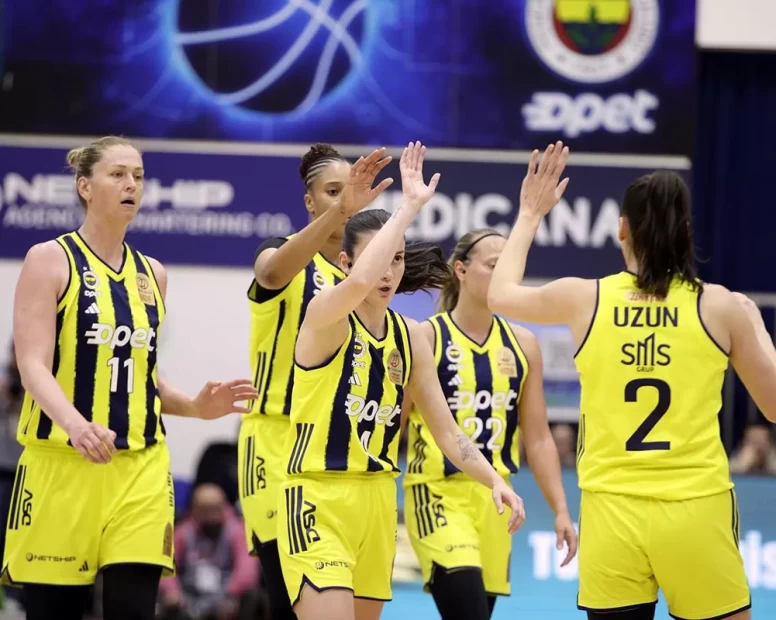 Fenerbahçe, Galatasaray karşısında şampiyonluğa koşuyor!