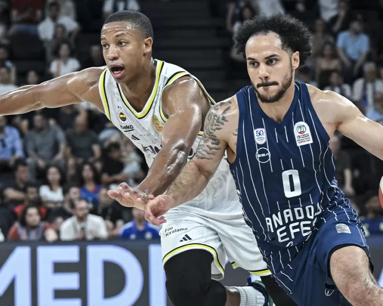 Anadolu Efes evinde kazandı