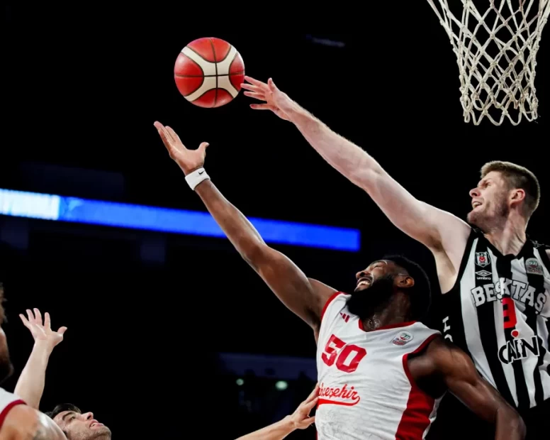 Bahçeşehir fırsat tepti! Beşiktaş seriyi son maça taşıdı
