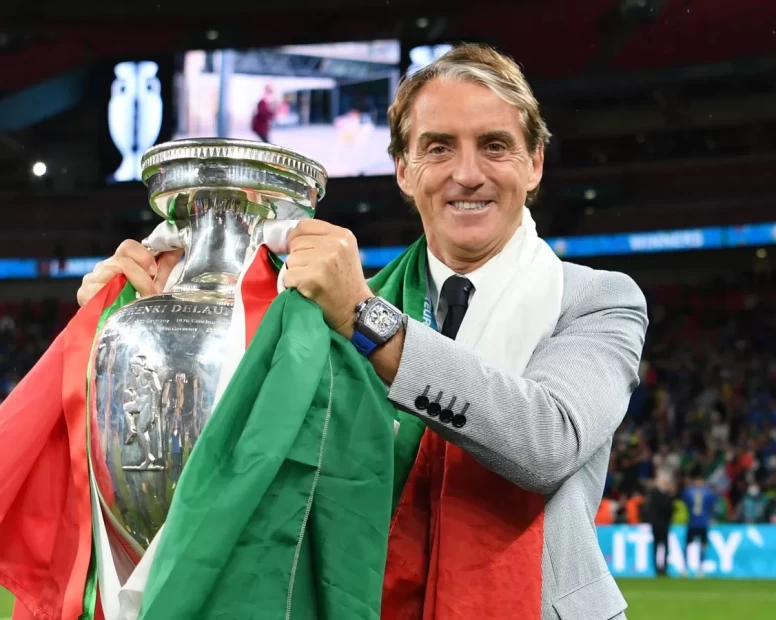 Roberto Mancini, İtalya'ya geri döndü
