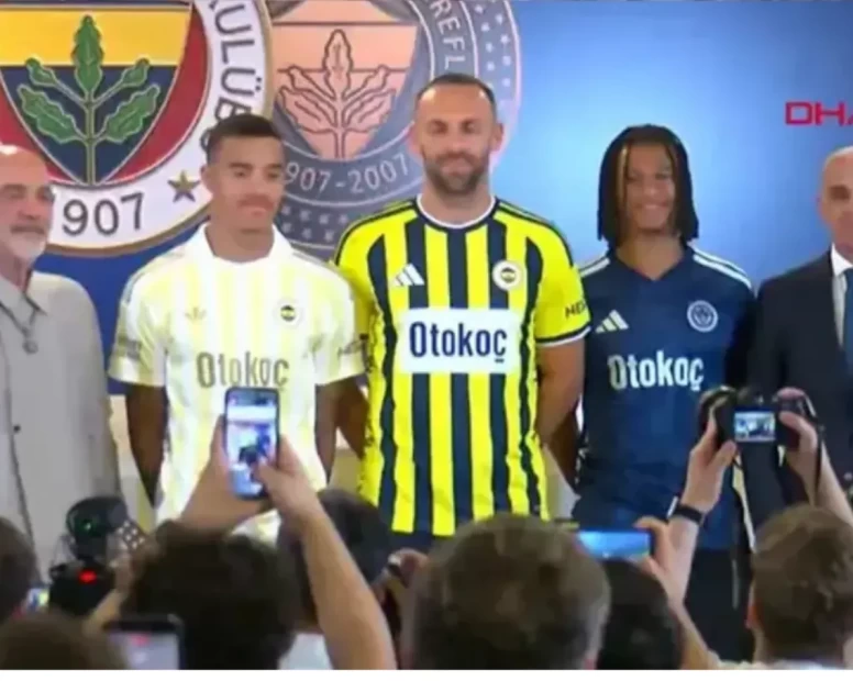 Fenerbahçe’de üç yıldız için imza töreni: Tek hedef şampiyonluk
