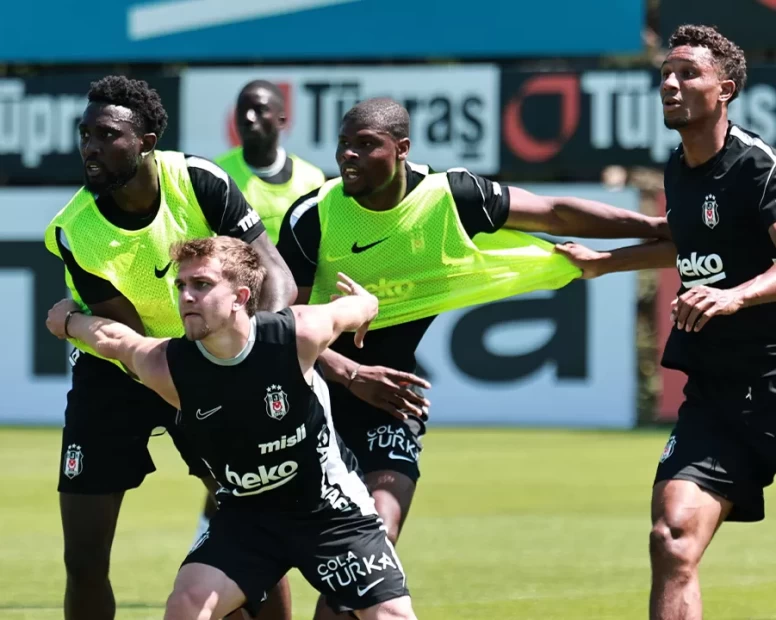 Beşiktaş'ta Hradec Kralove mesaisi sürüyor