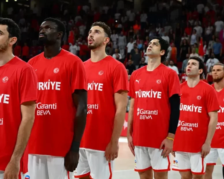A Milli Erkek Basketbol Takımı, dünya sıralamasında 2 basamak yükseldi
