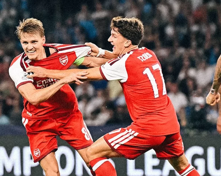 Arsenal, Napoli deplasmanında Odegaard ile kazandı