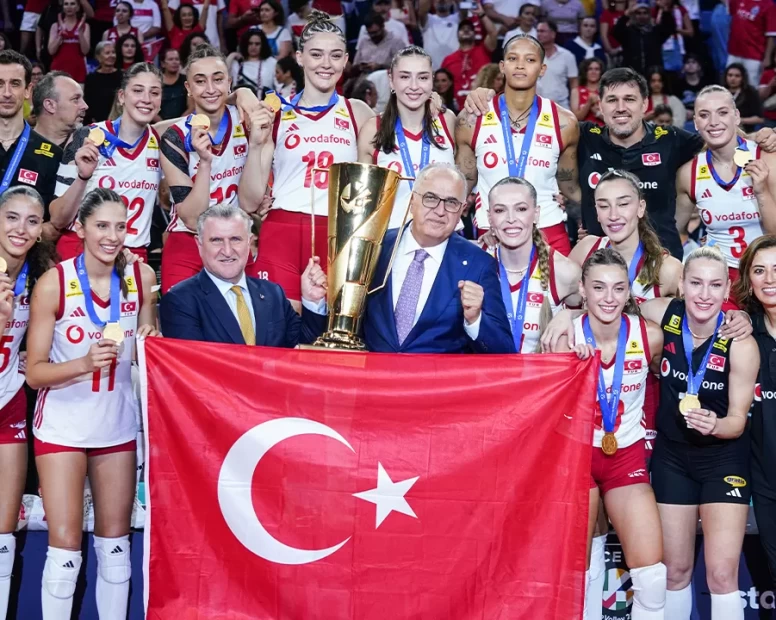Avrupa şampiyonu Filenin Sultanları kupasını aldı!