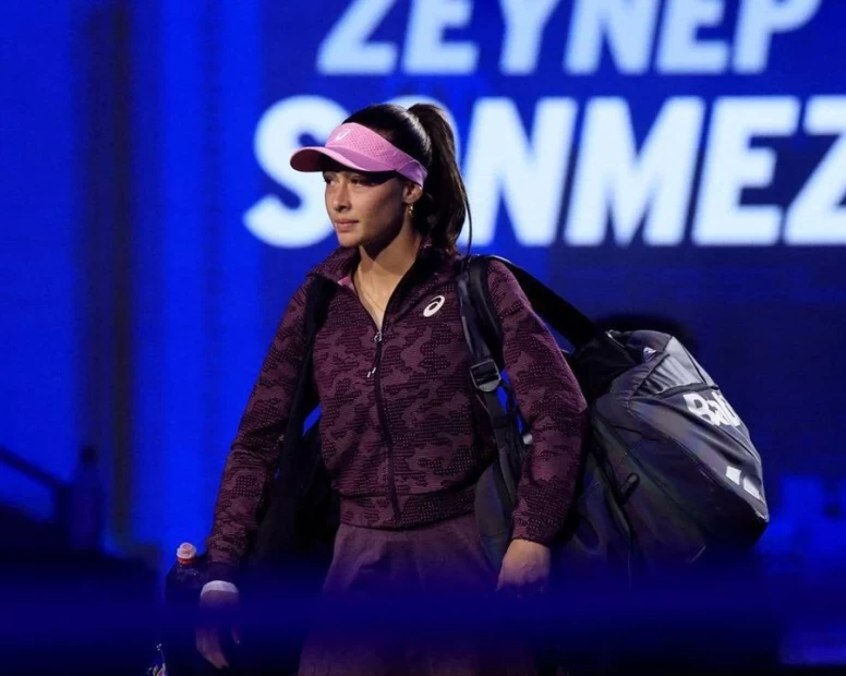 Zeynep Sönmez'den ABD Açık'ta galibiyet