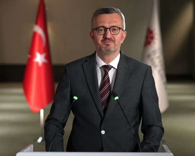 Burhanettin Duran Ali Türkkan'ı tebrik etti