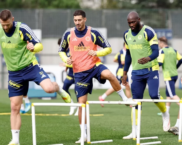 Fenerbahçe’de derbi mesaisi sürüyor