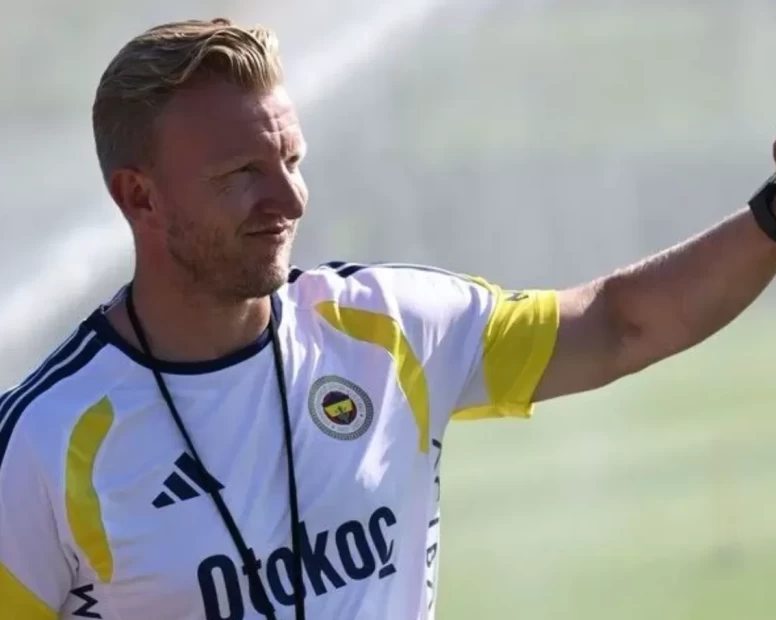 Fenerbahçe'de yeni teknik sorumlu Dirk Kuyt oldu!