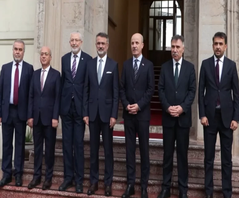 YÖK’ten üniversiteler için 3 yıllık mezuniyet modeli: '8 sömestr 3 yıla inebilecek'