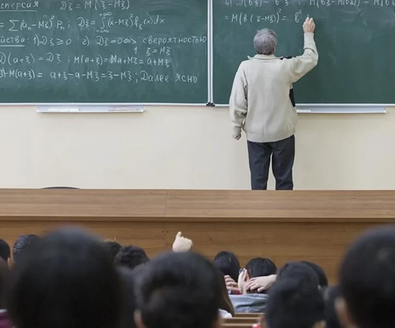 Paralar çöpe mi gitti, burslar siliniyor mu? Vakıf üniversitesi kapanırsa öğrenci parasını geri alabilir mi?