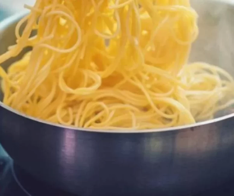 En lezzetli makarna sizinki olacak! Süz, sosla buluştur ve mükemmel kıvamı yakala